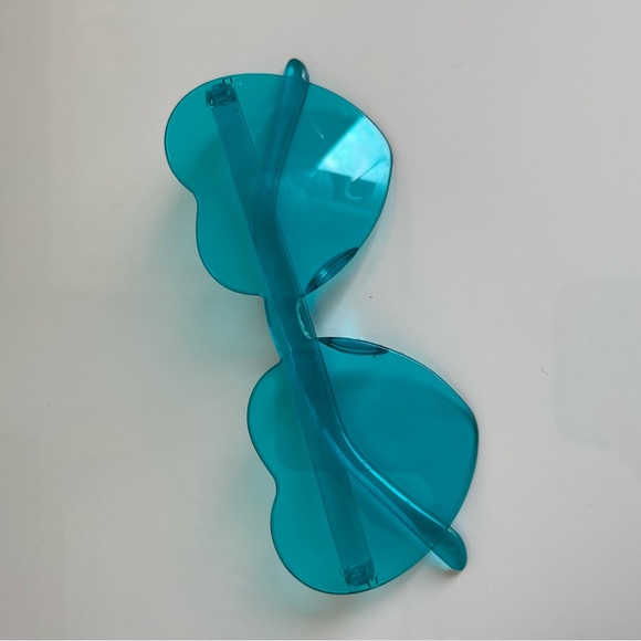 Blue Heart Eye Sunglasses - Picture 2 of 5